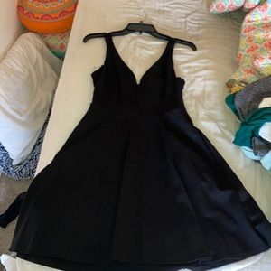 NWOT Sarin Matthews Women’s Sexy little black dress